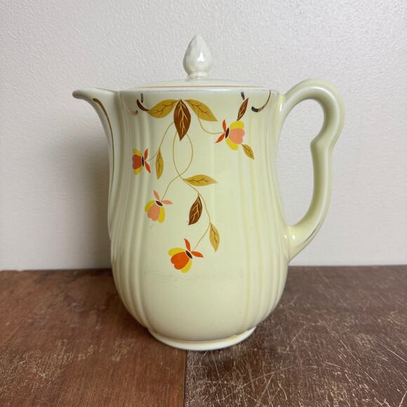 Hall's Superior Kitchenware Mary Dunbar‎ Jewel Tea Autumn Leaf Pitcher Uranium - Picture 1 of 12